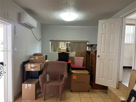 991 E 47th Street Hialeah FL 33013