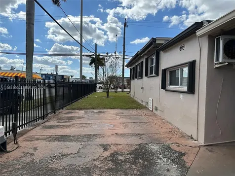 991 E 47th Street Hialeah FL 33013