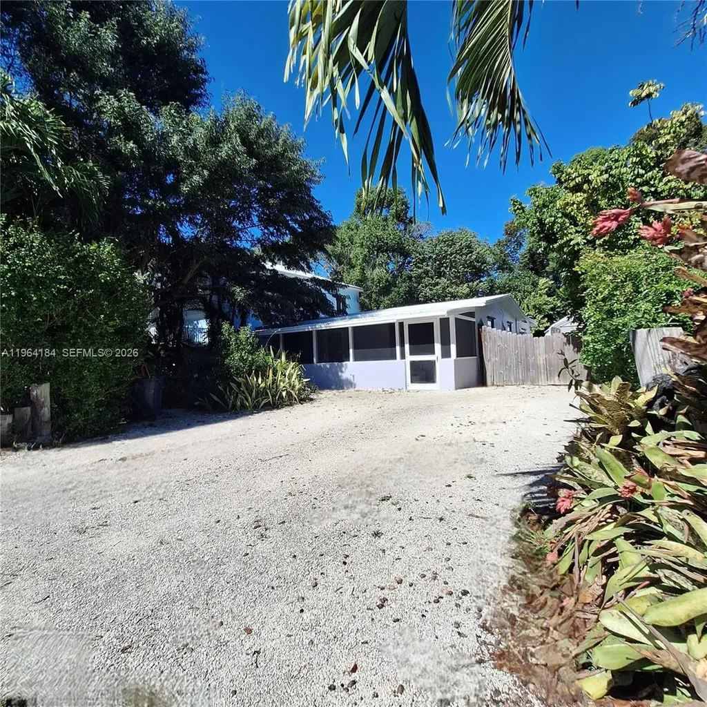 27 Pompano Avenue Key Largo FL 33037