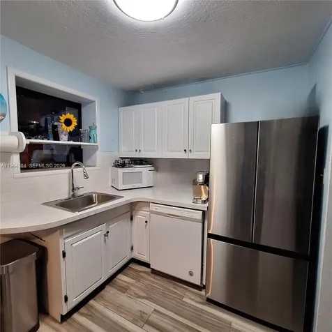 27 Pompano Avenue Key Largo FL 33037