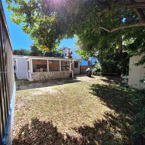27 Pompano Avenue Key Largo FL 33037