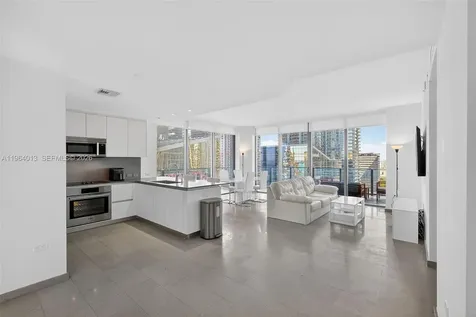 68 SE 6th Street Miami FL 33131