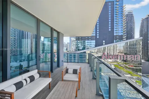 68 SE 6th Street Miami FL 33131
