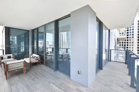 68 SE 6th Street Miami FL 33131