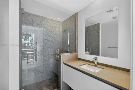 68 SE 6th Street Miami FL 33131