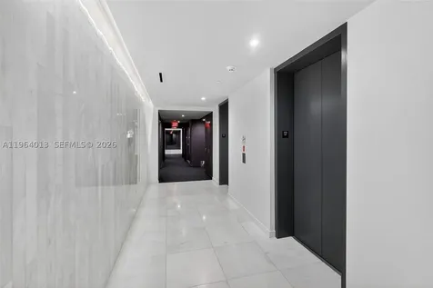 68 SE 6th Street Miami FL 33131