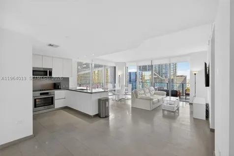 68 SE 6th Street Miami FL 33131