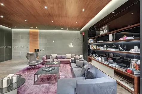 68 SE 6th Street Miami FL 33131