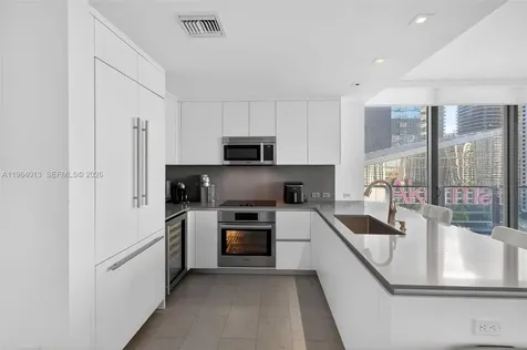 68 SE 6th Street Miami FL 33131
