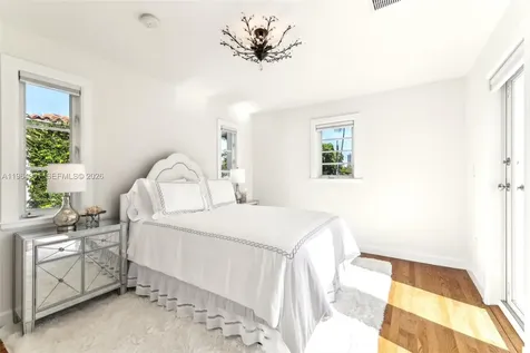 5711 N Bay Road Miami Beach FL 33140