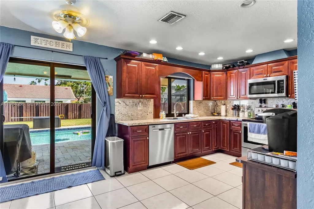 375 NW 107th Terrace Coral Springs FL 33071