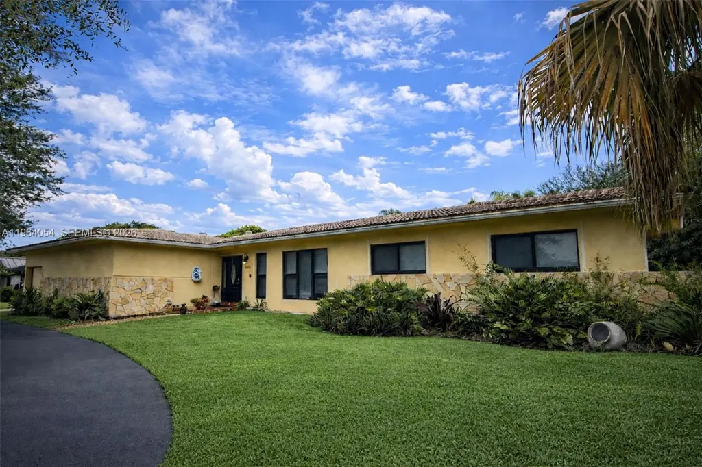 9761 SW 148th Street Miami FL 33176