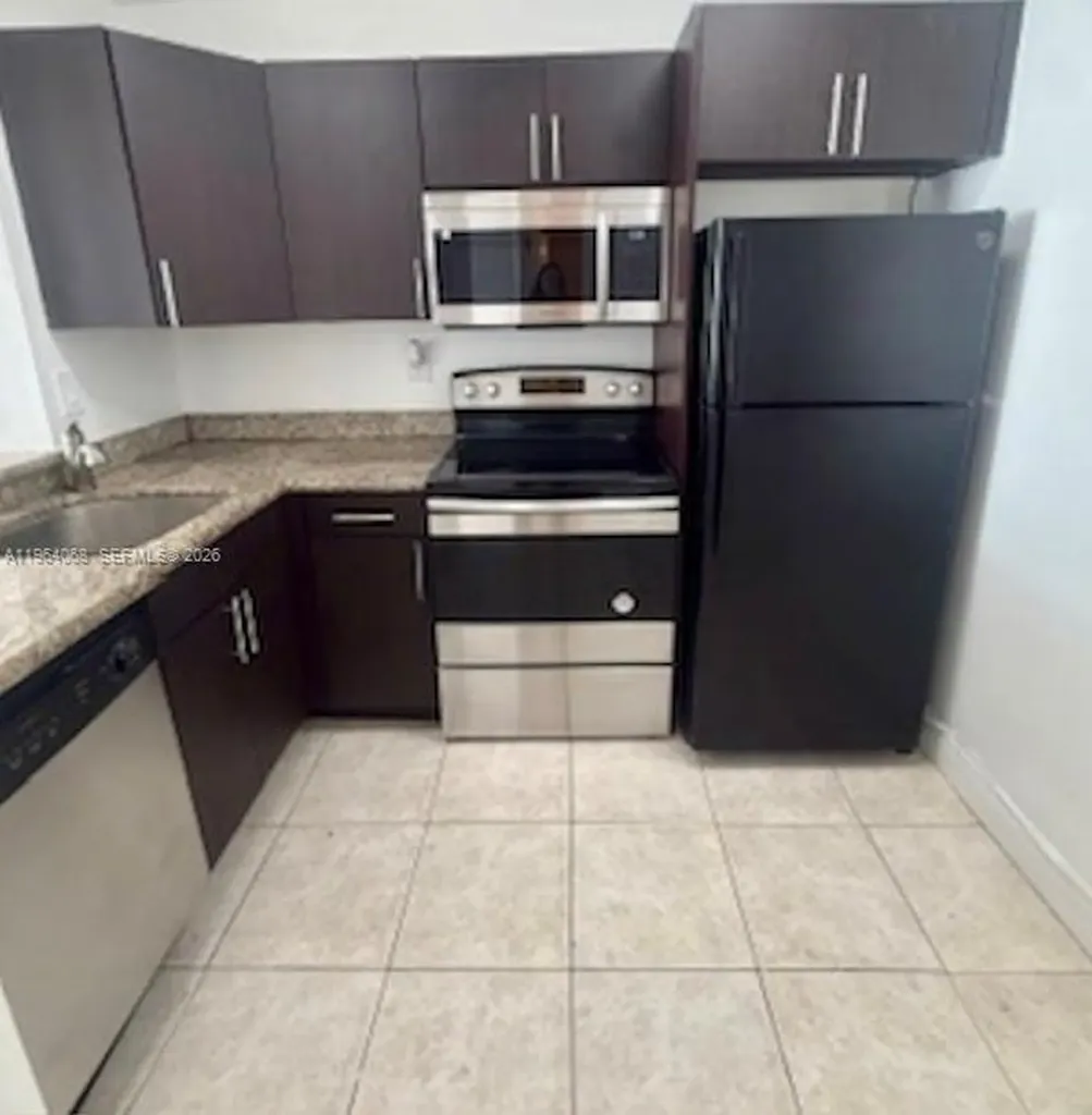 494 NW 165th St Road Miami FL 33169