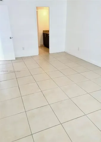 494 NW 165th St Road Miami FL 33169