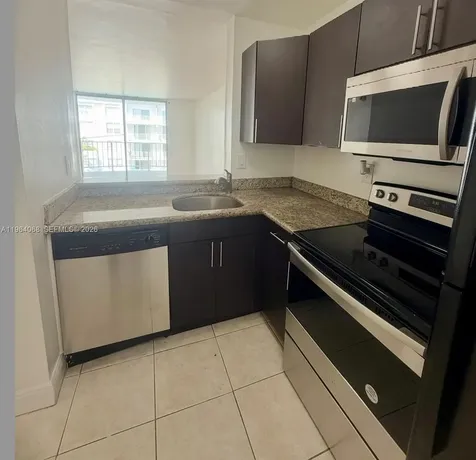 494 NW 165th St Road Miami FL 33169