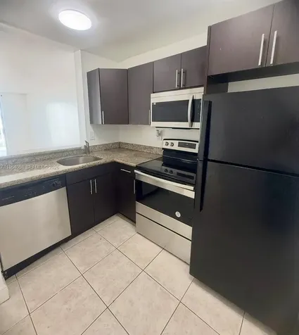 494 NW 165th St Road Miami FL 33169