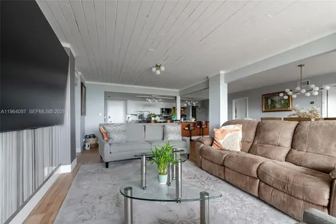3910 Crystal Lake Drive Deerfield Beach FL 33064