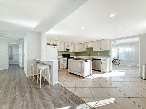5613 N 19th Avenue S Other City - In The State Of Florida FL 33707