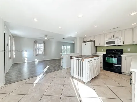 5613 N 19th Avenue S Other City - In The State Of Florida FL 33707