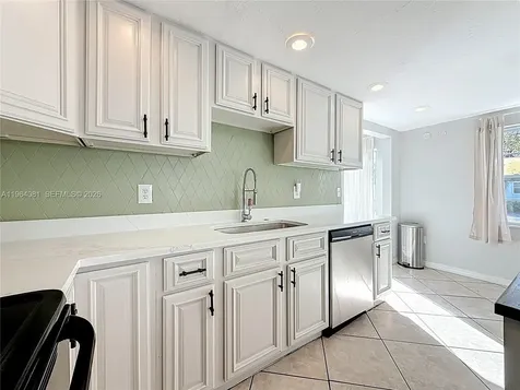 5613 N 19th Avenue S Other City - In The State Of Florida FL 33707