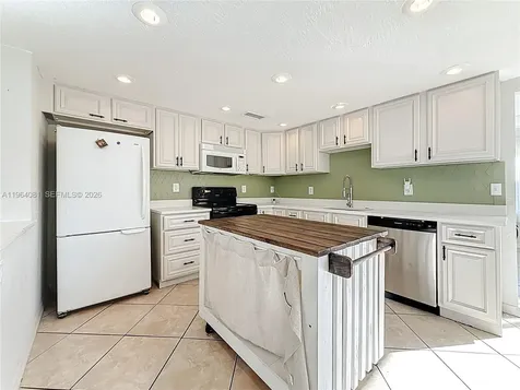 5613 N 19th Avenue S Other City - In The State Of Florida FL 33707