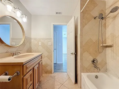 5613 N 19th Avenue S Other City - In The State Of Florida FL 33707