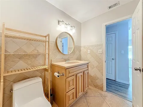 5613 N 19th Avenue S Other City - In The State Of Florida FL 33707