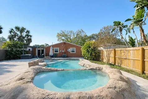 5613 N 19th Avenue S Other City - In The State Of Florida FL 33707