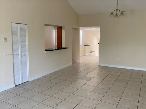 4772 NW 97th Place Doral FL 33178