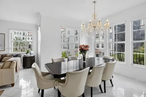 3500 Island Bl Aventura FL 33160