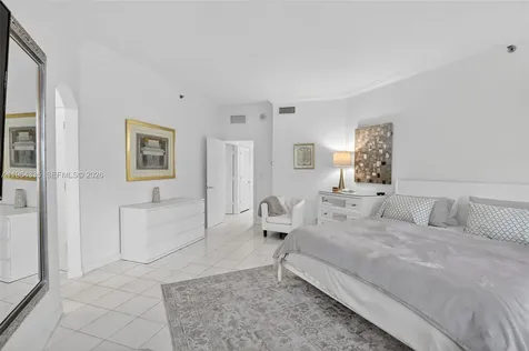 3500 Island Bl Aventura FL 33160