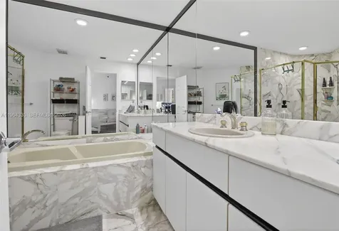 3500 Island Bl Aventura FL 33160