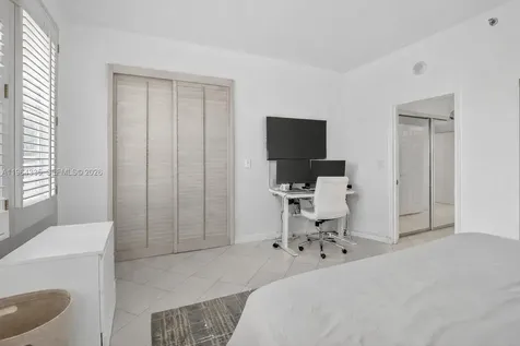 3500 Island Bl Aventura FL 33160
