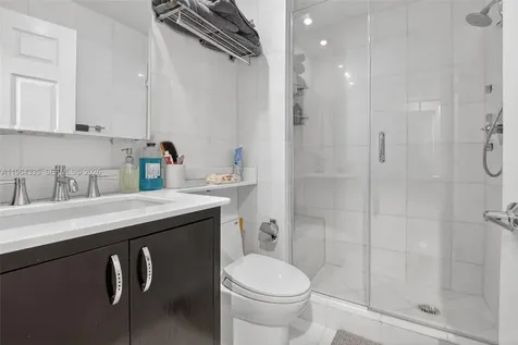 3500 Island Bl Aventura FL 33160