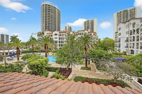 3500 Island Bl Aventura FL 33160