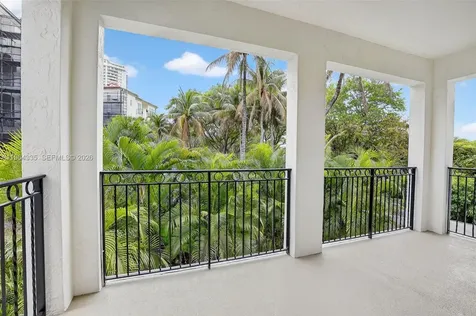 3500 Island Bl Aventura FL 33160