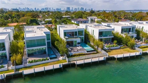 1031 W 48th Street Miami Beach FL 33140