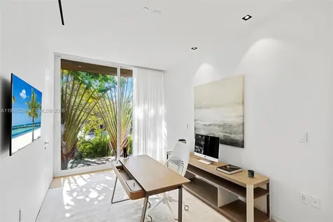 1031 W 48th Street Miami Beach FL 33140