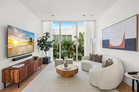 1031 W 48th Street Miami Beach FL 33140