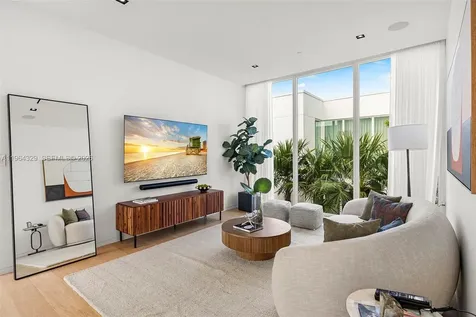 1031 W 48th Street Miami Beach FL 33140