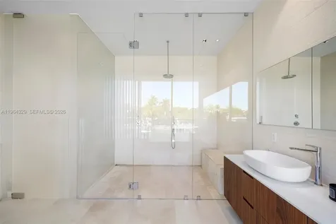 1031 W 48th Street Miami Beach FL 33140
