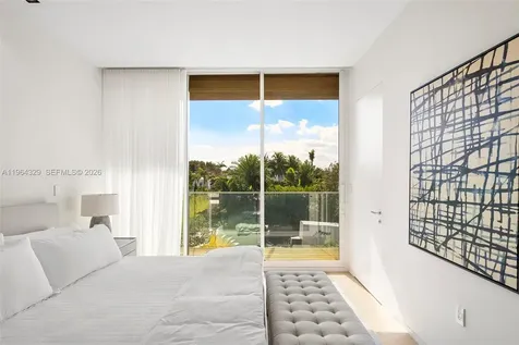 1031 W 48th Street Miami Beach FL 33140