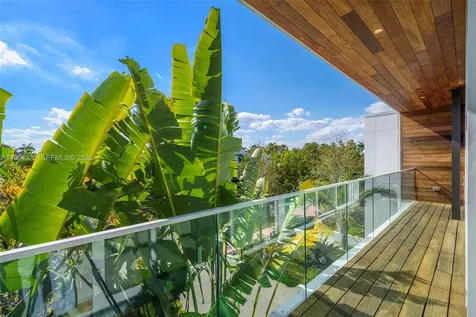 1031 W 48th Street Miami Beach FL 33140