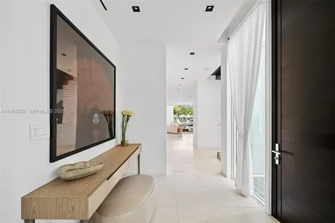 1031 W 48th Street Miami Beach FL 33140