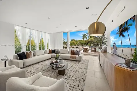1031 W 48th Street Miami Beach FL 33140