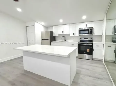 2806 Taylor Street Hollywood FL 33020