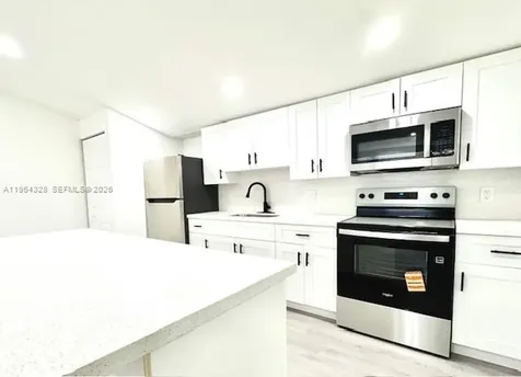 2806 Taylor Street Hollywood FL 33020