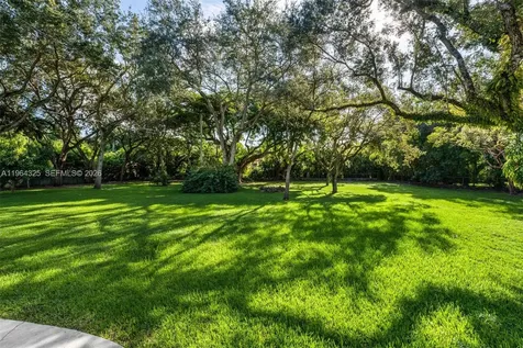 7301 Ponce De Leon Road Miami FL 33143