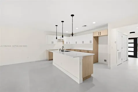 560 SW Carter Avenue Port St. Lucie FL 34983