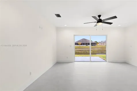 560 SW Carter Avenue Port St. Lucie FL 34983